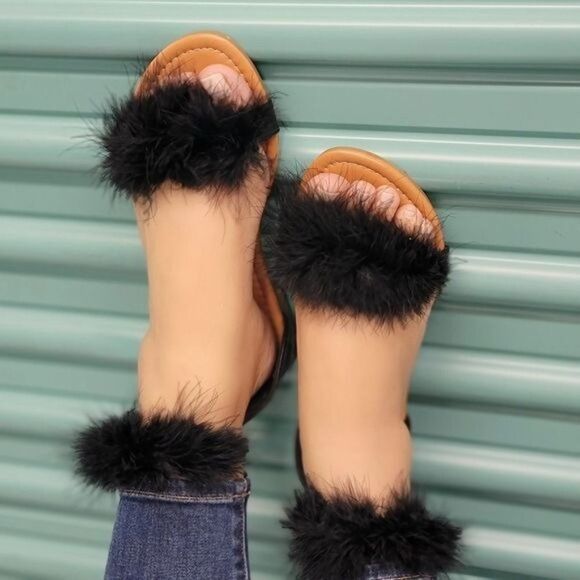 Women's Multicolor Feathered Embellished Sandals Black Color - Picture 3 of 4